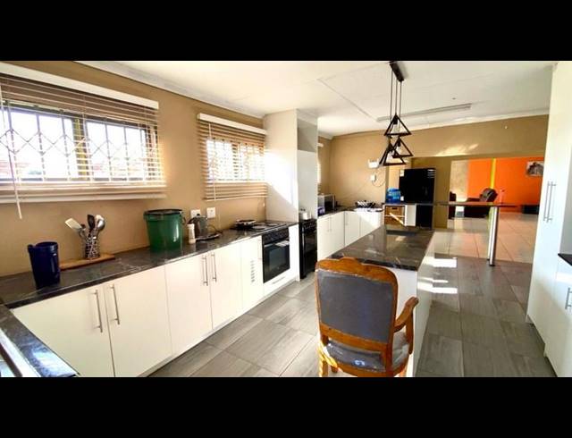 3 BEDROOM PROPERTY TO RENT IN LENASIA SOUTH